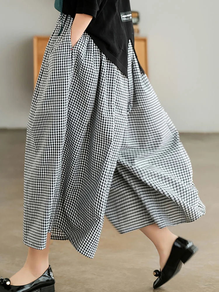 Wide-Leg Linen Pants detail